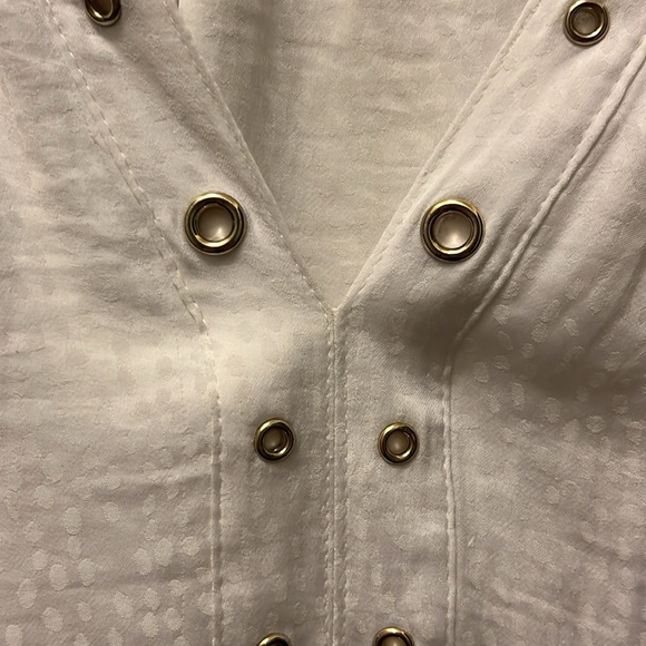 Jennifer Lopez White sleeveless V neck top Size medium - Picture 6 of 9